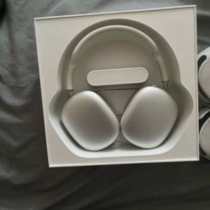 they are very loud and only been worn a couple times